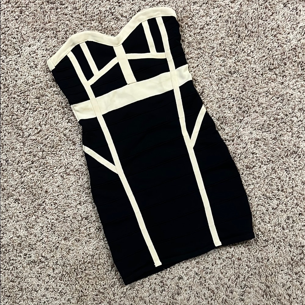 Size Large black bodycon with cream accent stripes